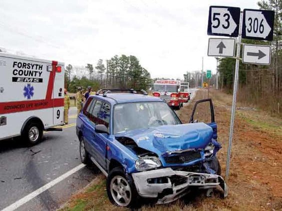 Highway 53 traffic in Dawsonville Georgia